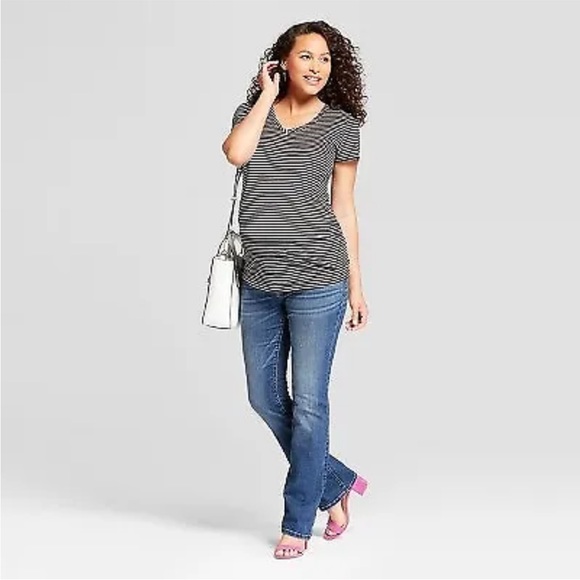 Isabel Maternity Under Belly Bootcut
Maternity Jeans 2 - Picture 2 of 15